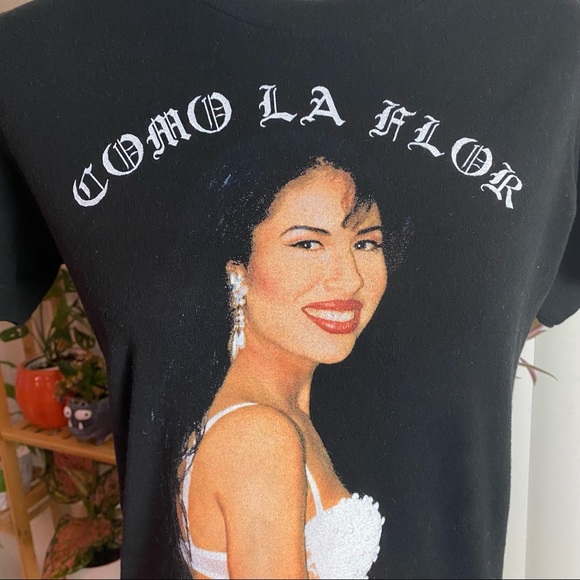 Selena Como La Flor T-Shirt - Picture 2 of 4